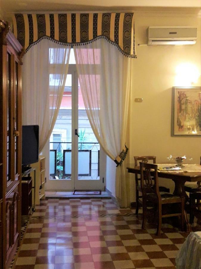 Apartamento Casa Lillina A Toledo , Near Piazza Del Plebiscito Nápoles Exterior foto
