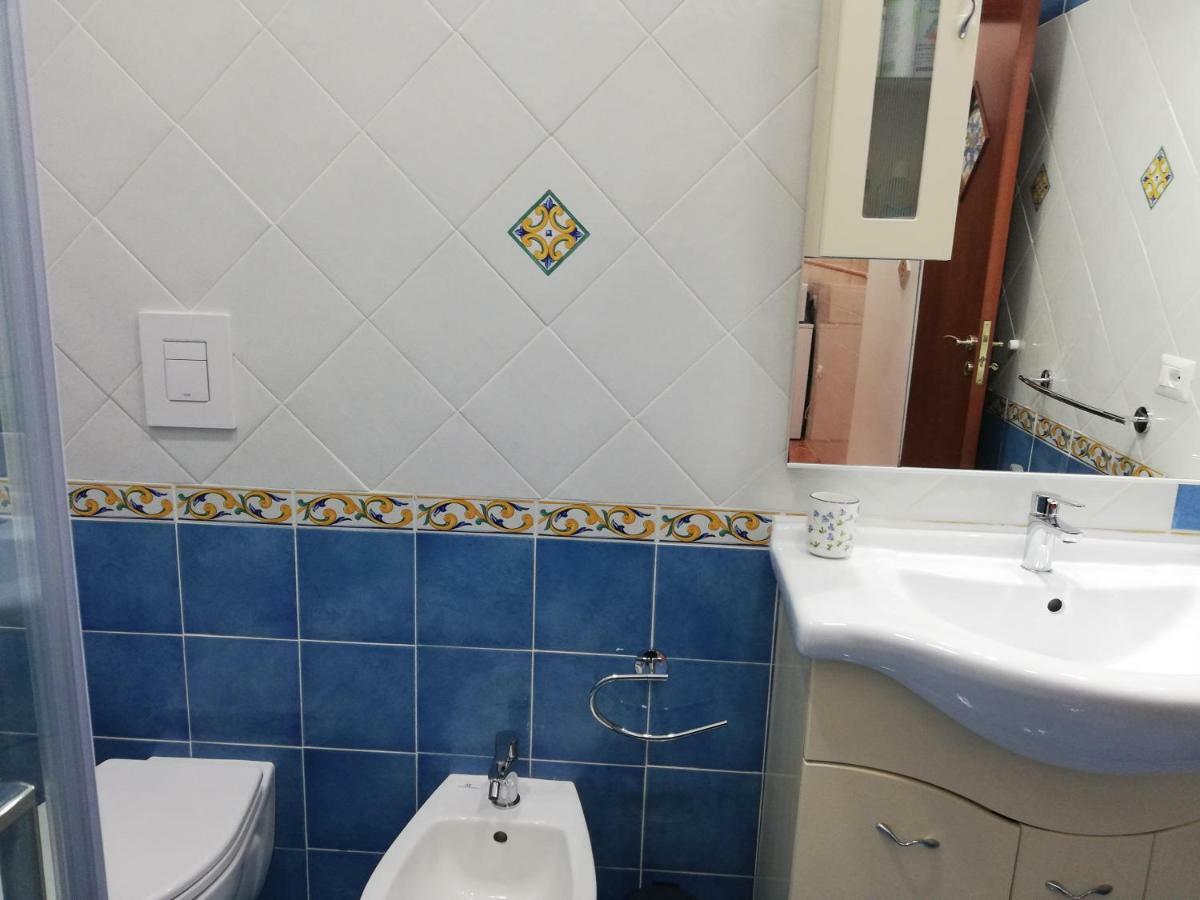 Apartamento Casa Lillina A Toledo , Near Piazza Del Plebiscito Nápoles Exterior foto